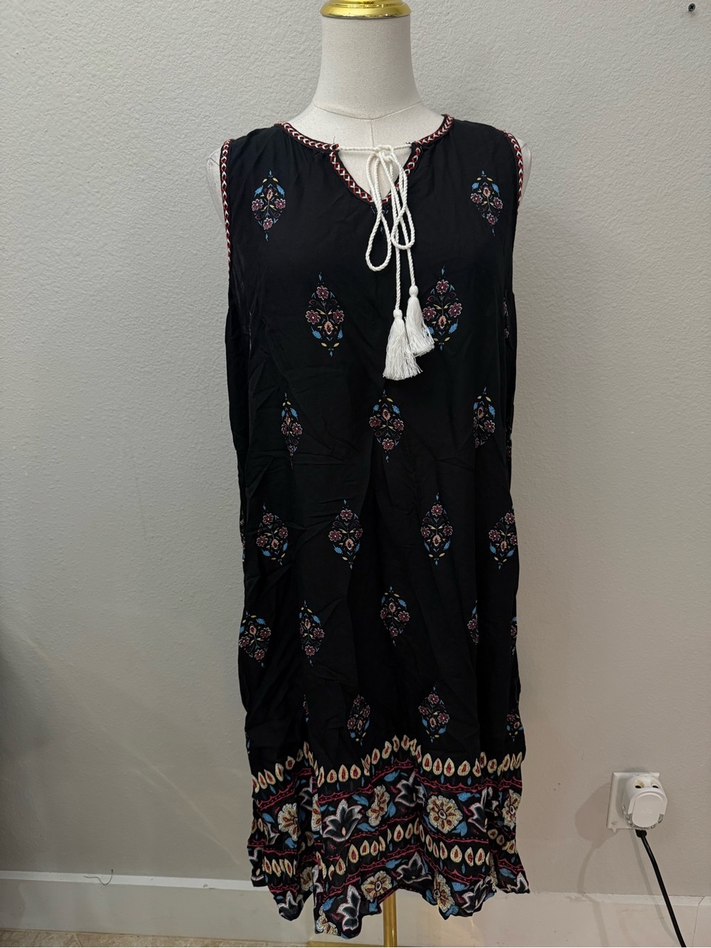 Wayan Natural Wear NWT Sleeveless Black Tassel Tie Boho Midi Dress Resort Wear